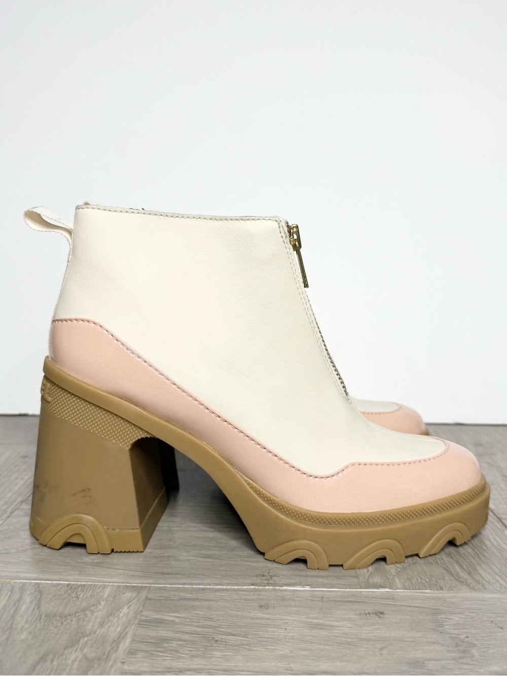 Sorel White Pink Heeled Boot 9